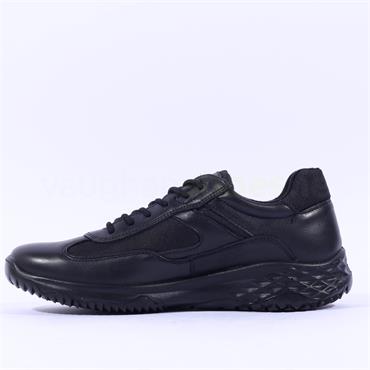 Igi & Co Waterproof Laced Trainer - Black Leather