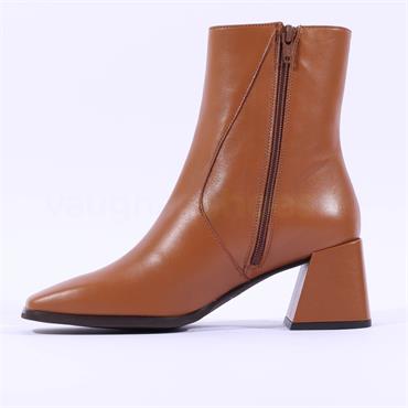 Wonders Flare Block Heel Ankle Boot - Camel Leather